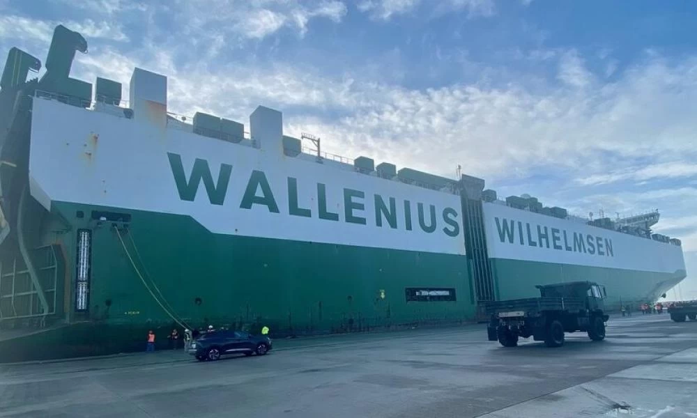 Αλεξανδρούπολη: Το εντυπωσιακό αμερικανικό πλοίο “ARC Independence” κατέπλευσε στο λιμάνι μεταφέροντας ελικόπτερα και οχήματα